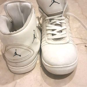 White Sneakers Jordan