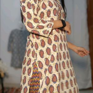 Kurti And Straight Fit Pants