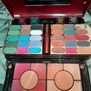 Make Up Box