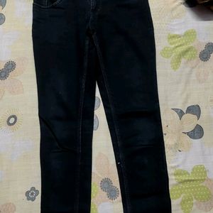 Size-28, Leanth-36, Condition-Good, Color-black, It Is Tight For Me So I Can Sell It