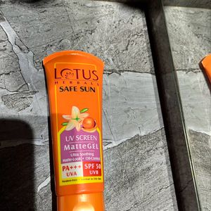 Lotus Herbal UV SCREEN Matte Gel - SPF 50