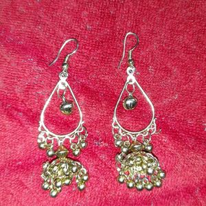 Beautiful Earrings Set