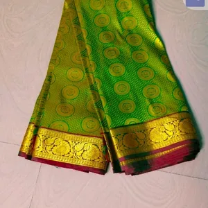 Green colour pure Kanjeevaram silk saree