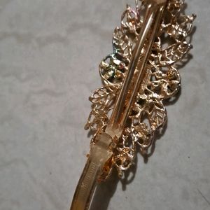 Model Hair Pin