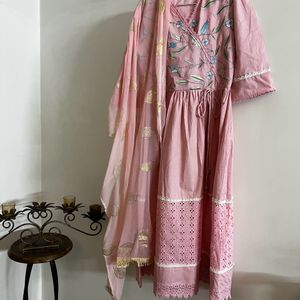 Pakistani Suit With Duppata