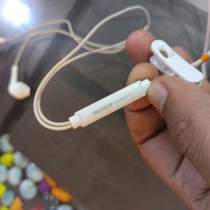 Type C Earphones with Mic - Almost New