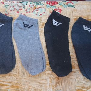 4 socks