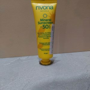 ✨️Sealed✨️Rivona Naturals Mineral Sunscreen SPF 50