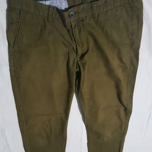 Olive Green Pant From Vanhusen