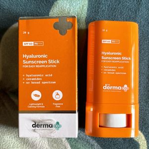 The Derma Co Hyaluronic Sunscreen Stick