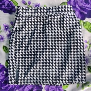 Black&White Geometrical Mini Skirt