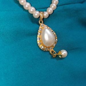 Pearl Pendant Necklace