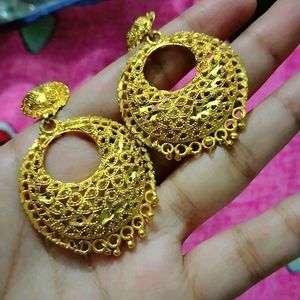 😍Stylish Golden Earrings For Women