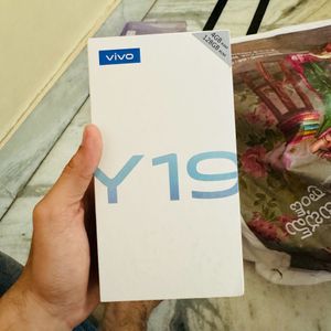 VIVO Y19 2020 MODEL(128GB)😍AVAILABLE WITH BILL BOX AND CHARGER