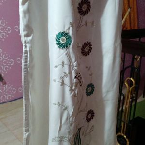 2 Embroidery Kurthi With 1dupatta💯