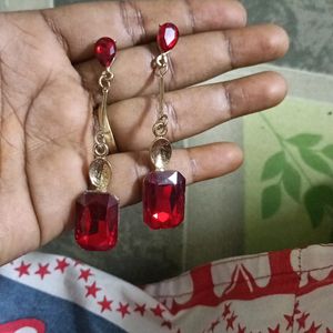 Red Ravishing Earing