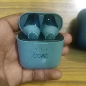 Boat Bluetooth Airdopes 131 And 431