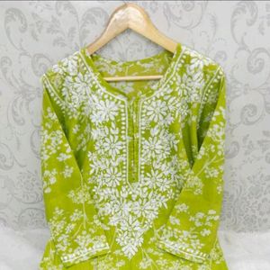 Lucknowi Chikankari Kurti