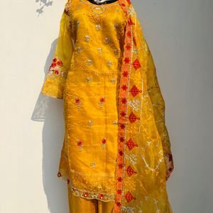 Embroidered Pakistani Suit