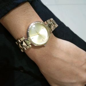 girls watch