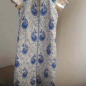 Lovely Kurta With Overall Thread Work