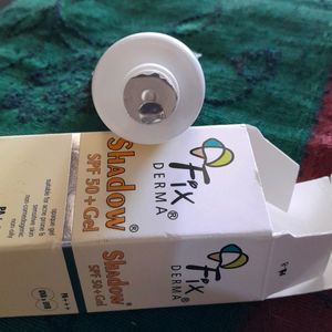 Fix derma Shadow Spf 50 + Gel Face CREAM