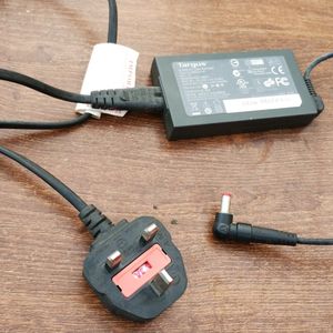 Targus AC Laptop Adaptor With Flexible Plug Points