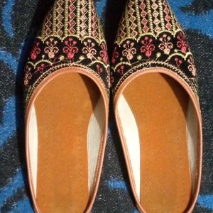 Kashmiri Leheriya Elegant Jutis