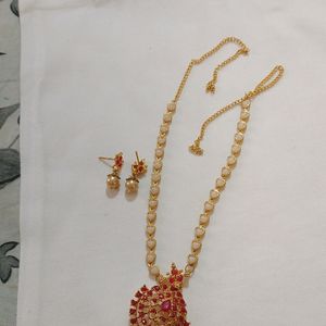 Beautiful Necklace Set Golden Red Stone