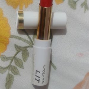 Myglamm LIT Creamy Matte Lipstick