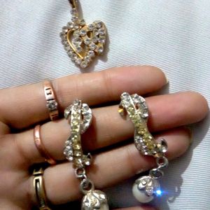 EARRINGS WITH HEART SHAPE LOCKET