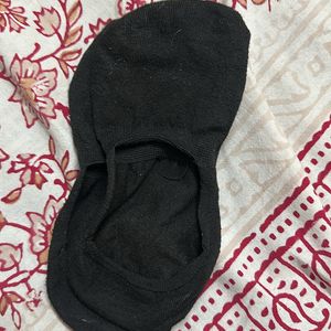 BLACK SOCKS