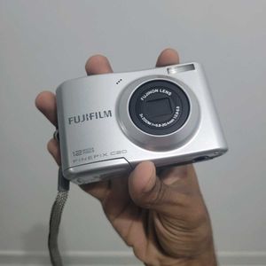 FUJIFILM C20 DIGITAL CAMERA