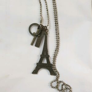 Eiffel Tower pendant necklace