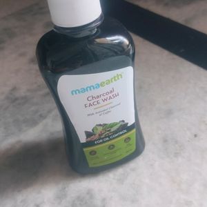 Charcoal And Vitamin C Facewash