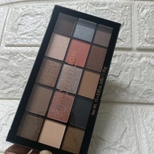 Makeup Revolution Eyeshadow Palette