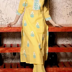 🛍️ @₹999 Cotton Blend Straight Kurta Set