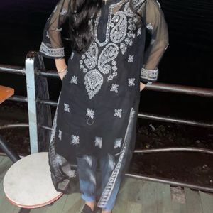 Chikenkari Kurti