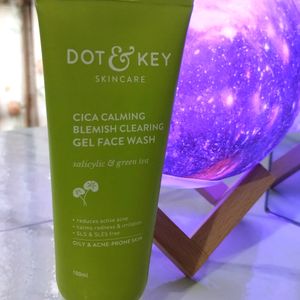 (Sealed) Dot & Key Cica + Salicylic Gel Face Wash