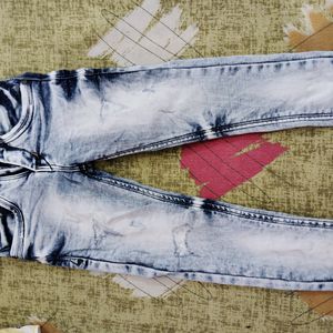 3 Set Of Jeans Pant And Get 1 Freebie