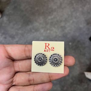 10 Earrings