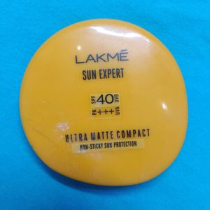 Lakme Sun Compact With SPF 40