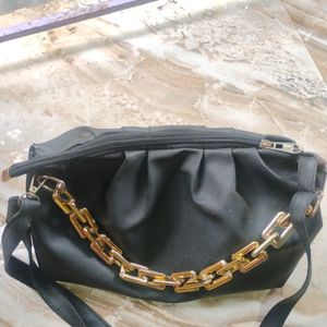 Handbags Colour Black And Golden