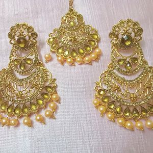 (Diwali Sale🪔) Golden Earrings And Tikka Set