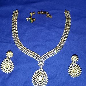 Detachable Stone Neck Set