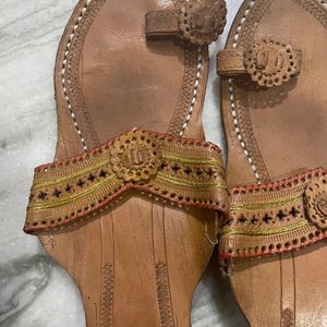 Women Kolhapuri Sandals