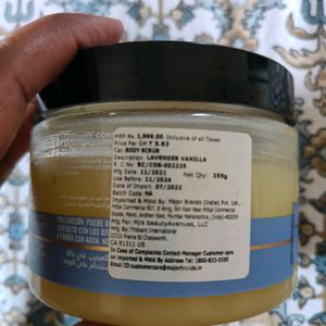 Bath And body Works Scrub