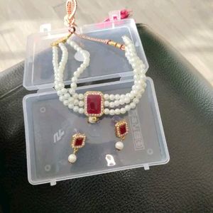 Women Stylish Necklace with Earrings Set