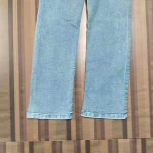 U-62 Size 28 Straight Women Denim Jeans