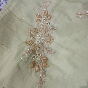 NEW Embroidered Beautiful Suit Set